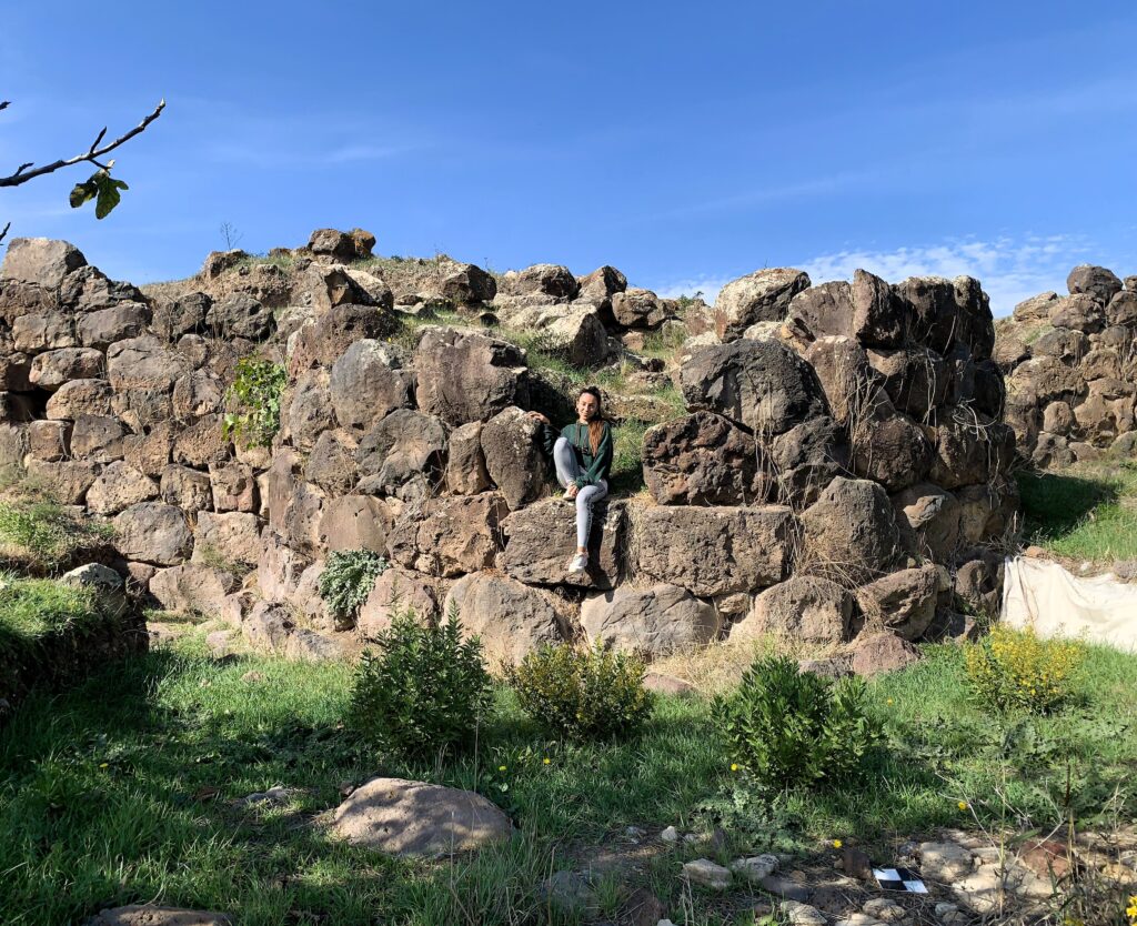 nuraghe sardegna ispirazione collezione dipinti dea madre